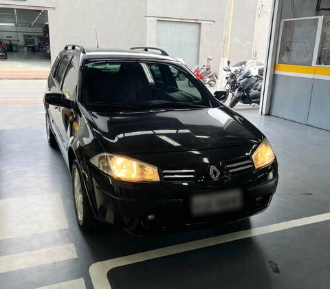 RENAULT MEGANE 1.6 DYNAMIQUE GRAND TOUR 16V FLEX 4P MANUAL RENAULT MEGANE 1.6 DYNAMIQUE GRAND TOUR 16V FLEX 4P MANUAL